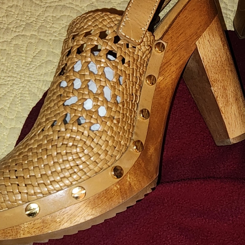 Tory Burch Tan leather Clogs